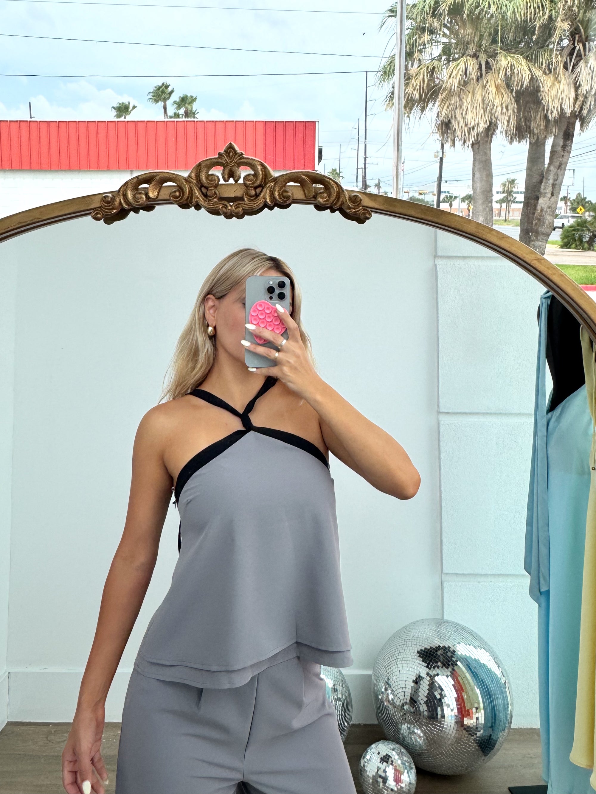 Twist Halter Tie-back Contrast Trim Top - Modern & Chic