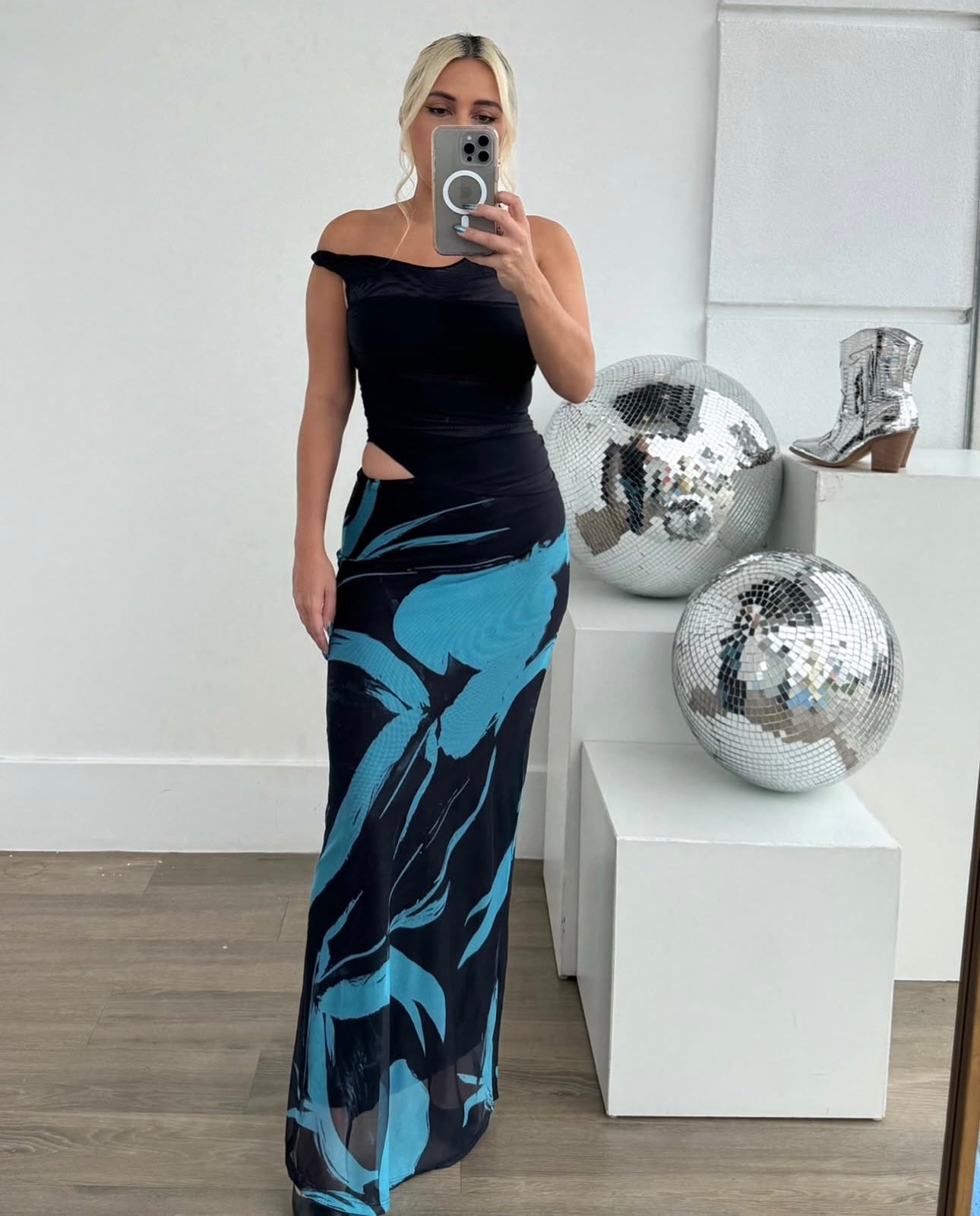 Elegant Two-Toned One Shoulder Mesh Maxi Dress