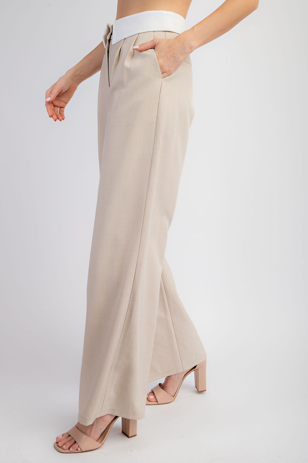 Chic Tailored Trousers with Contrast Folded Waist